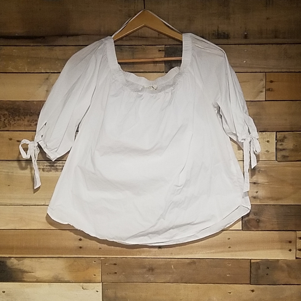 EuC H&M Off the Should Shirt